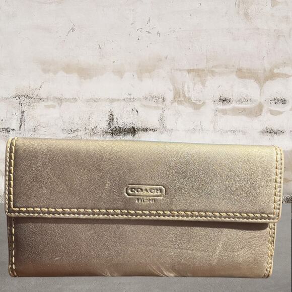 Coach Turn-Lock Leather Checkbook Wallet Silver Metallic - Picture 1 of 8